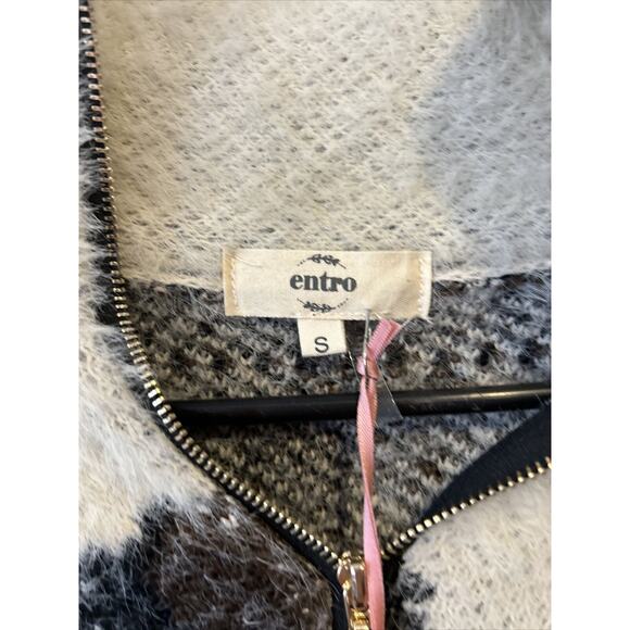 Entro cream animal print soft sweater 1/4 zip women’s size small NEW - Picture 4 of 6